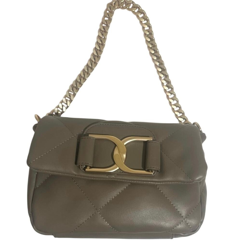 Jessica Simpson 2024 purse with chain carry or shoulder strap. Very clean